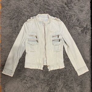 Vintage light wash denim jacket full zipper with zipper pockets size S